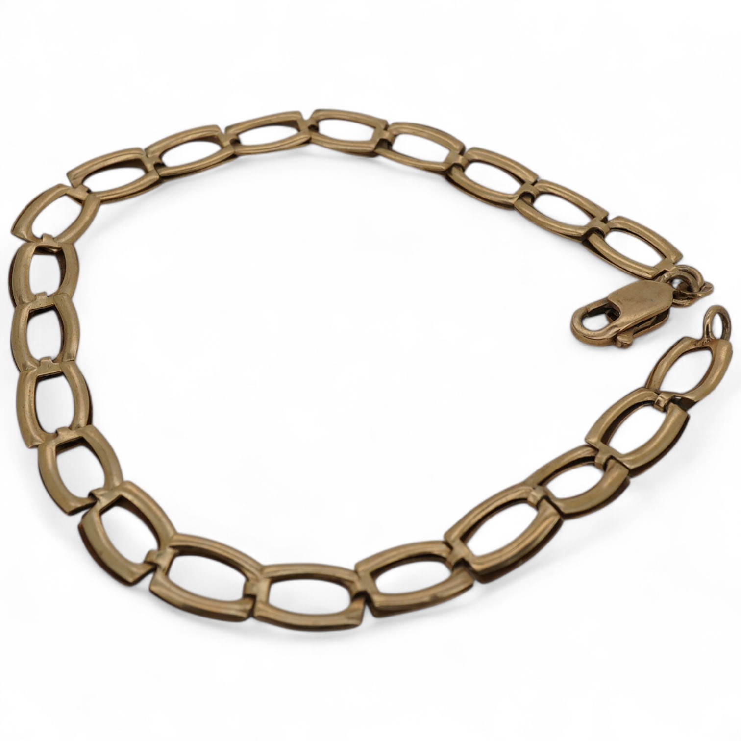 Uno A- Erre, a gold bracelet, Italy, composed of oval linking, length 19.5cm, stamped 375, Italian maker's mark 1AR, gross weight approximately 4 grams